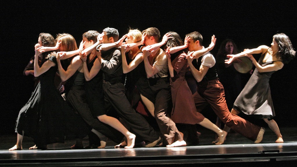 cantata-de-mauro-bigonzetti-photo-de-robert-etcheverry_danseurs-gbcm-1467906080