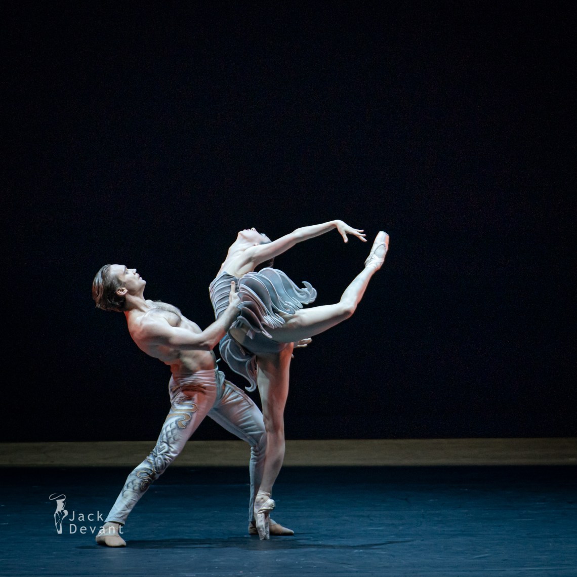 Jack-Devant-Ana-Turazashvili-and-Mikhail-Lobukhin-in-Come-un-Respiro-107